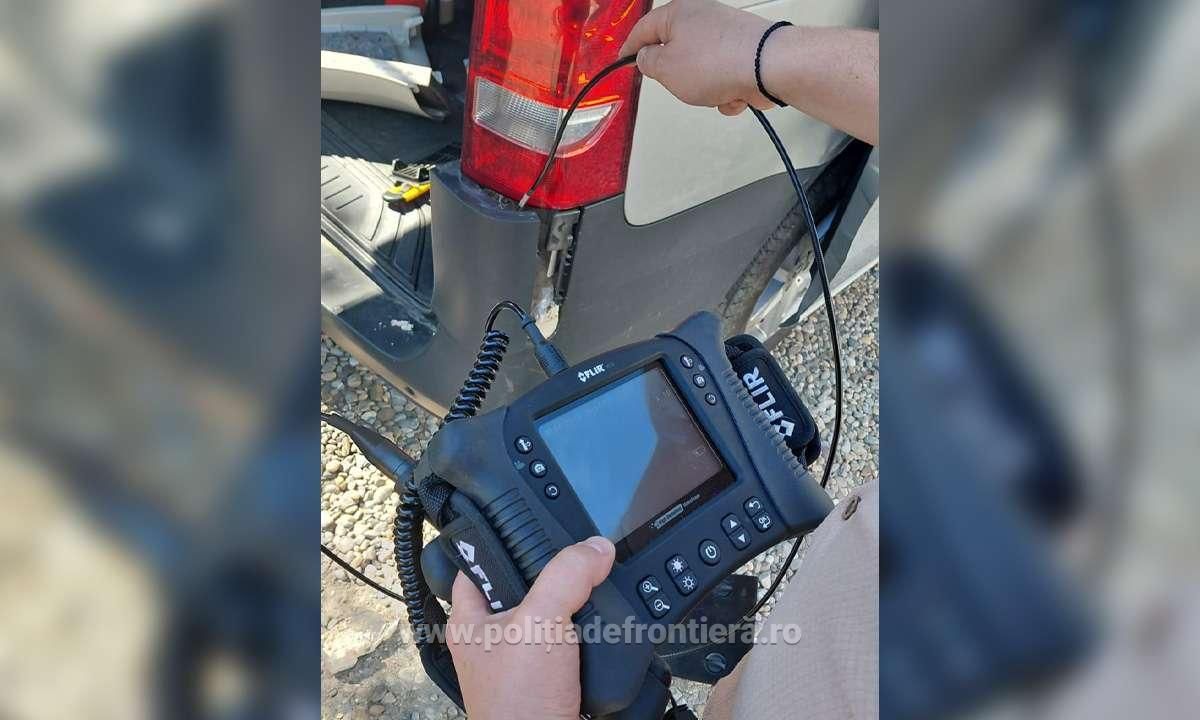 Un ucrainean urmarit international avea ascunsi peste 300.000 de euro intr-un microbuz Un ucrainean urmarit international avea ascunsi peste 300.000 de euro intr-un microbuz