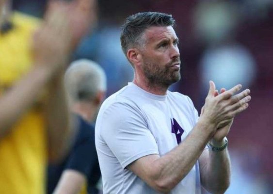 Fotbal: Wolverhampton l-a demis pe antrenorul Rob Edwards după retrogradarea din Premier League