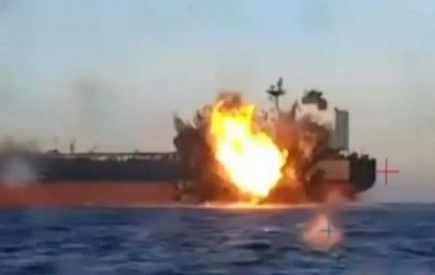 Trei marinari indieni uciși la bordul unui petrolier lovit de SUA pentru încălcarea blocadei Iranului