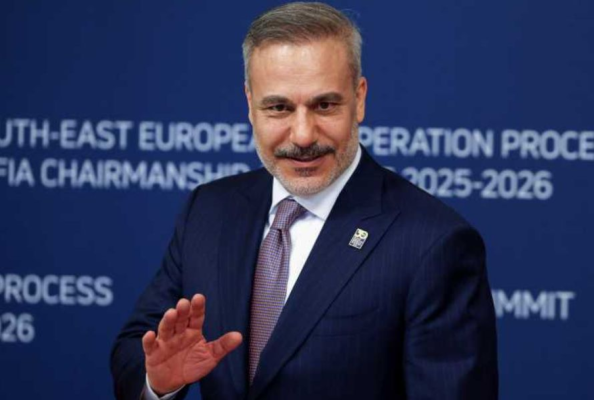 Ministrul turc de externe se declară „îngrijorat“ de escaladarea tensiunilor din Ucraina