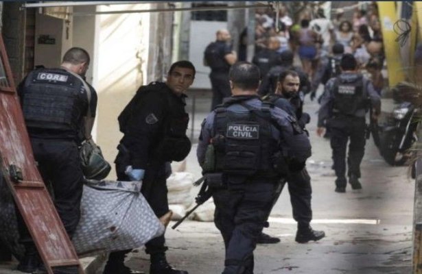 Turiști blocați, după schimburi de focuri între poliție și traficanții de droguri, la Rio de Janeiro