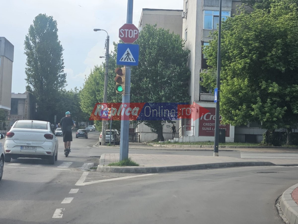 Slalom printre pericole cu doi tineri liberi si iresponsabili... pe o trotineta electrica! Video 