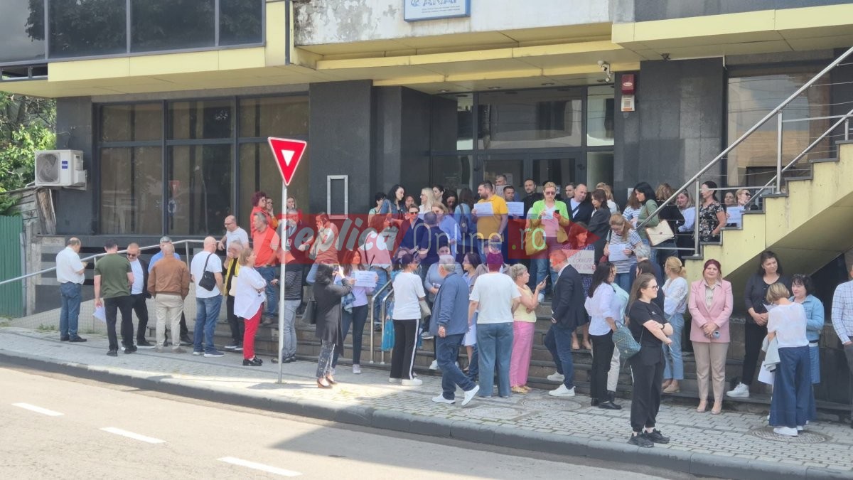 Protest al sindicalistilor ANAF la Constanta, ca urmare a noii legi a salarizarii! Video