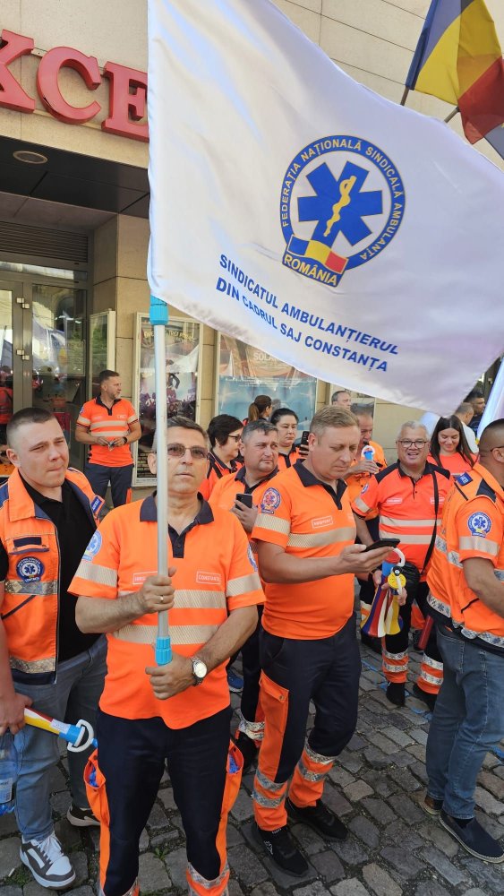 30 de angajati ai SAJ Constanta protesteaza joi la Bucuresti impotriva Legii Salarizarii. Video