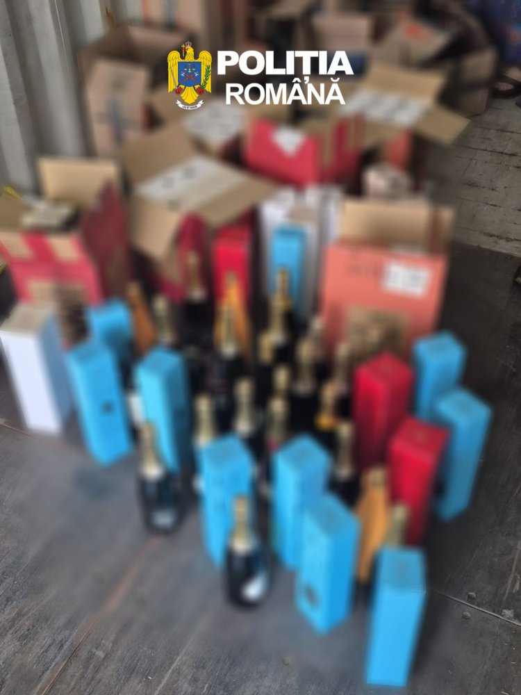 Mai multe bunuri nedeclarate venite din SUA au fost descoperite in Portul Constanta Sud-Agigea Mai multe bunuri nedeclarate venite din SUA au fost descoperite in Portul Constanta Sud-Agigea