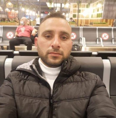 Răzbunare de Bairam: Trei indivizi au lăsat un bărbat într-o baltă de sânge, după o reglare de conturi cu răngi și topoare 