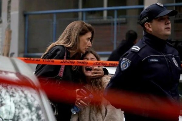 Serbia: Părinții băiatului care a ucis zece oameni într-o școală din Belgrad, condamnați la închisoare