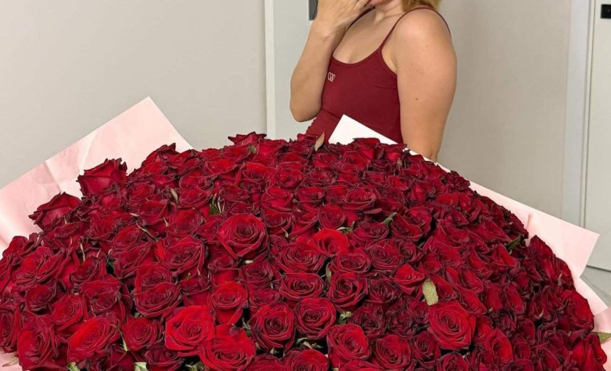 Influencerita proaspat divortata, cu patru copii, iubeste din nou? A primit un cadou de zile mari