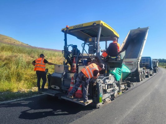Reprezentanții Drumuri Județene Constanța efectuează lucrări de asfaltare și frezare! Vezi unde