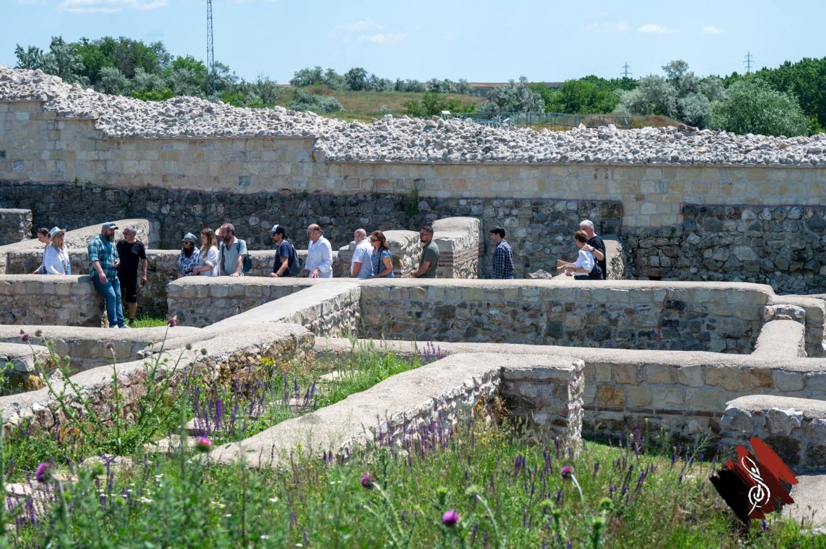 Trei zile dedicate patrimoniului, identitatii si culturii dobrogene la Conferinta Internationala „Datina: O lume veche intr-o lume noua” Trei zile dedicate patrimoniului, identitatii si culturii dobrogene la Conferinta Internationala „Datina: O lume veche intr-o lume noua”