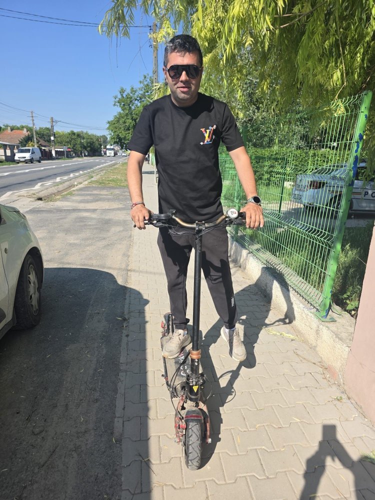 Povestea unui pagubit si investigator: i-a fost furata trotineta din fata blocului si si-a facut singur dreptate!  Video