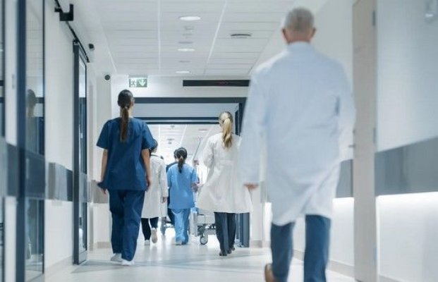 Societatea Medicilor Rezidenți: Moartea colegului de la Floreasca, semnal de alarmă al unui sistem care îi abandonează pe rezidenți