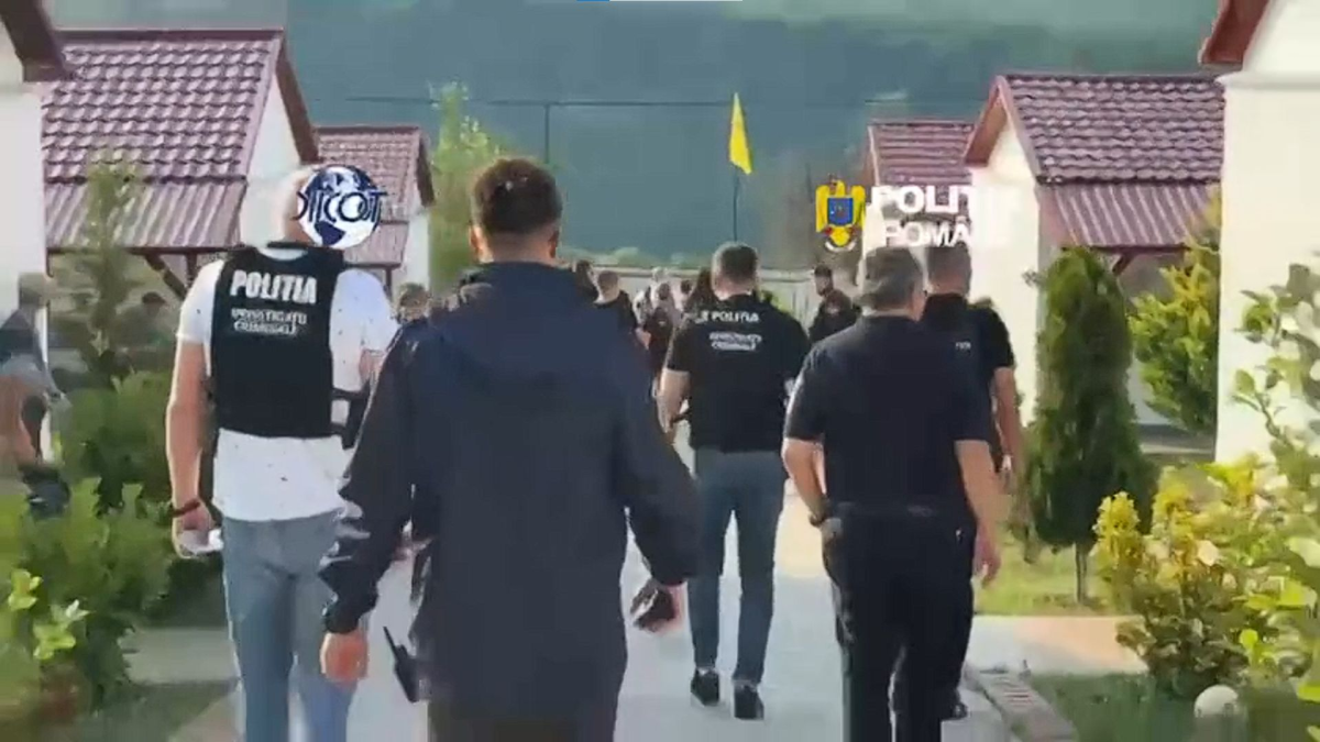 Perchezitii la o retea de familie, acuzata ca exploata persoane vulnerabile sub paravanul unei asociatii caritabile. Video Perchezitii la o retea de familie, acuzata ca exploata persoane vulnerabile sub paravanul unei asociatii caritabile. Video