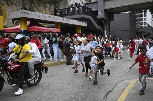 Imagini apocaliptice, cu zeci de mii de morti! Doua cutremure succesive de 7,5  grade pe scara Richter au devastat Venezuela. Video