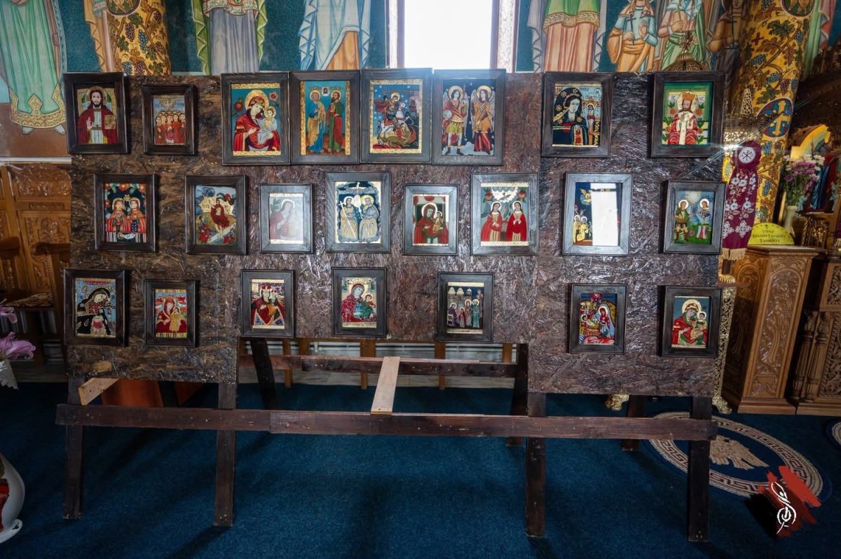 Cea de-a II-a editie a Taberei de Iconografie de la Manastirea Colilia s-a incheiat cu un vernisaj de exceptie