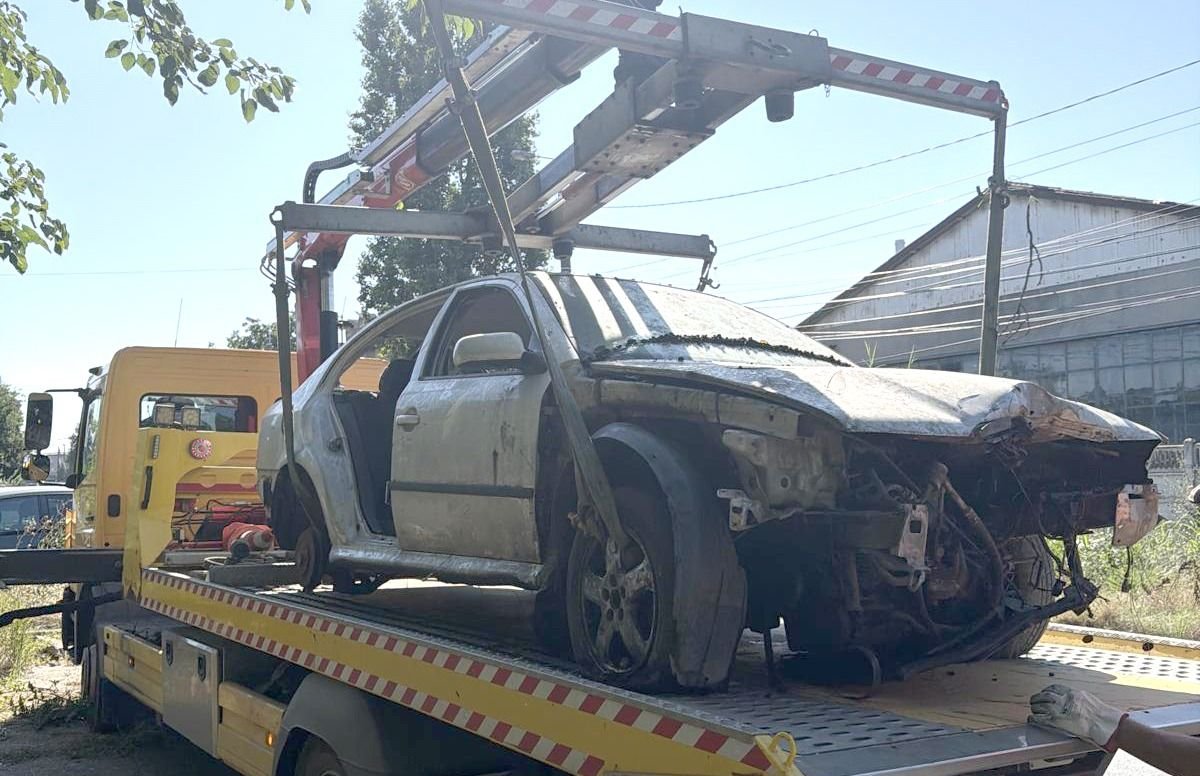 Primaria Constanta a ridicat 50 de autovehicule abandonate pe domeniul public