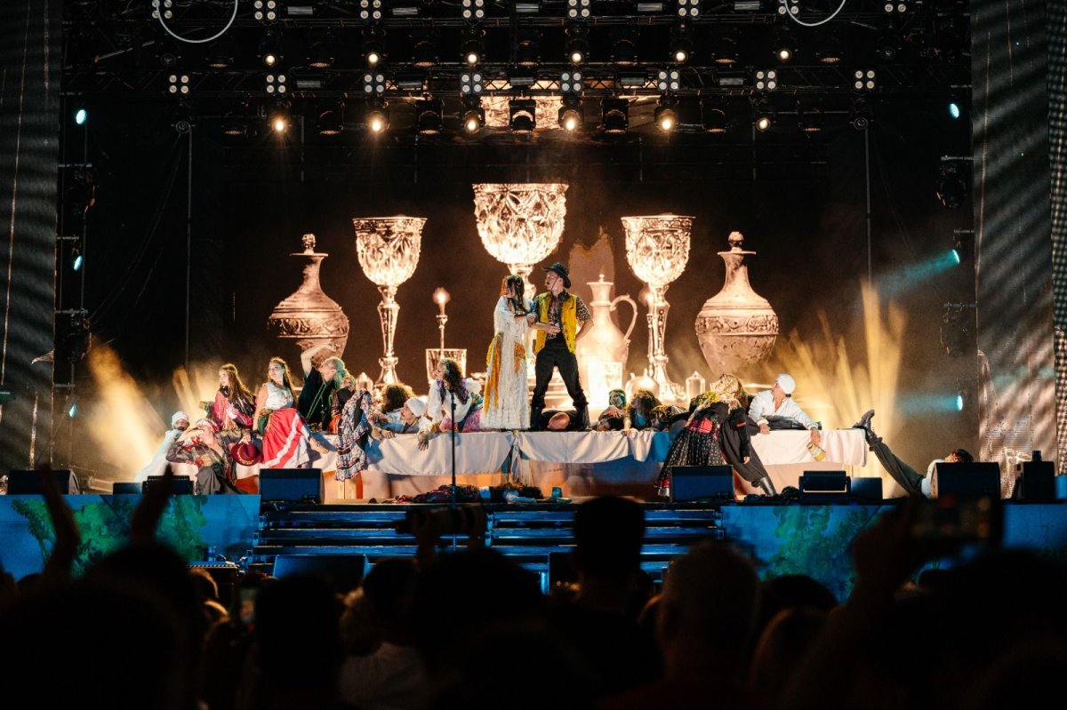 S-a deschis cea mai mare statiune de entertainment de pe litoral. NIBIRU, prima zi sold out cu 50.000 vizitatorii.