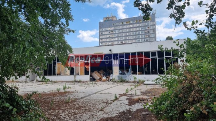 Restaurantul Perla din Mamaia, focar de infecție în plin sezon estival: munți de gunoaie, geamuri sparte și „urme“ de boschetari! Video 