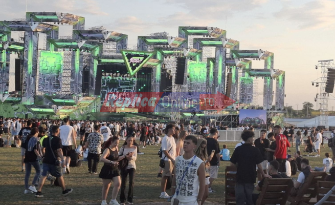 Beach, Please! Ziua 3: Playboi Carti, Yeat, Ski Mask the Slump God şi RAVA au încins atmosfera în Costinești! Video