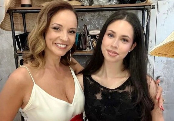 Cum a schimbat-o plecarea Violetei în America pe Andreea Marin: „Cea mai lungă despărțire a noastră“
