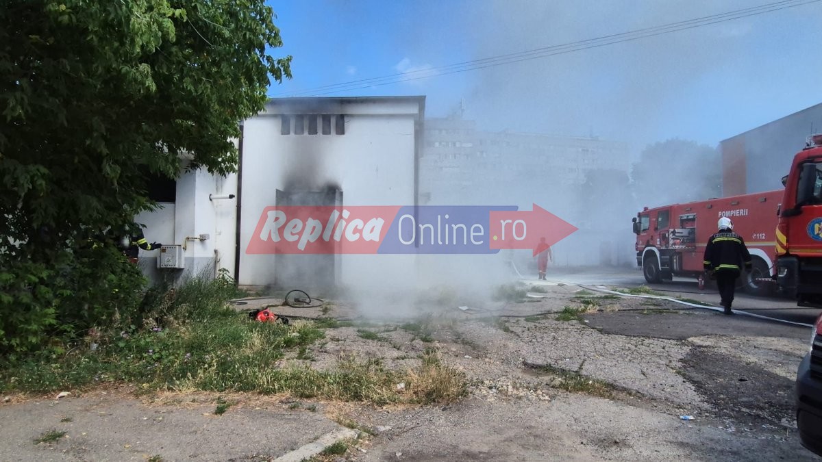 Incendiu in spatele complexului Abator, din cauza unui scurtcircuit electric. Video Incendiu in spatele complexului Abator, din cauza unui scurtcircuit electric. Video
