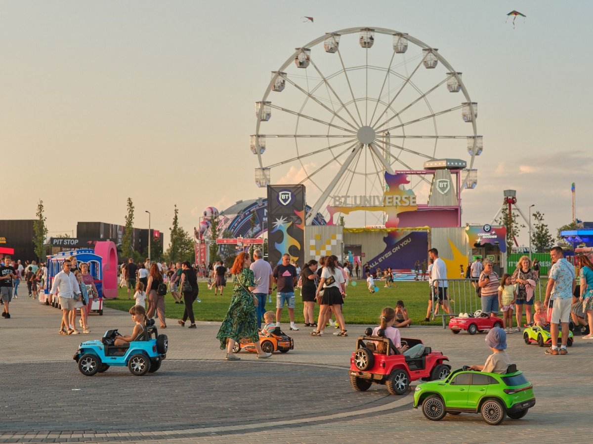 Peste 700.000 de vizitatori in primele doua saptamani. NIBIRU extinde programul dedicat familiilor si anunta Family Fest Peste 700.000 de vizitatori in primele doua saptamani. NIBIRU extinde programul dedicat familiilor si anunta Family Fest
