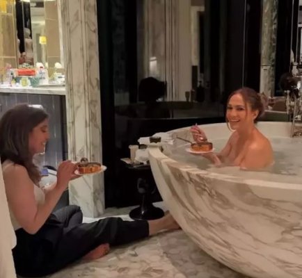Jennifer Lopez, fotografiată goală în cadă. Imaginile care au atras atenția fanilor artistei 