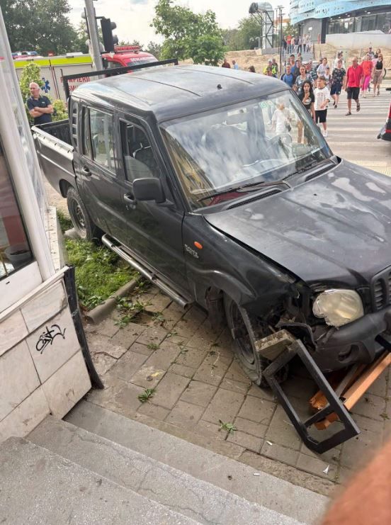 Primele imagini cu femeia strivita de o masina pe o banca din Tulcea. Filmul tragic al accidentului