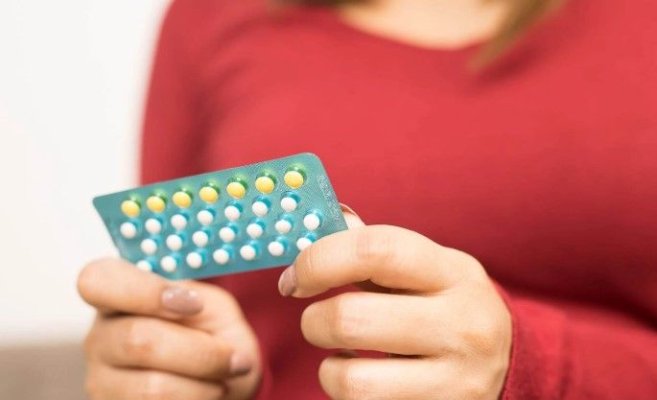 Legătura surprinzătoare între anticoncepționale și mâncatul emoțional. Un detaliu schimbă tot