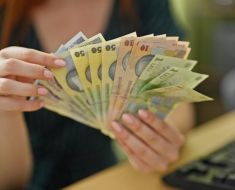 Reguli noi pentru banii din Pilonul II de pensii. Cât vom putea retrage din suma acumulată Reguli noi pentru banii din Pilonul II de pensii. Cât vom putea retrage din suma acumulată