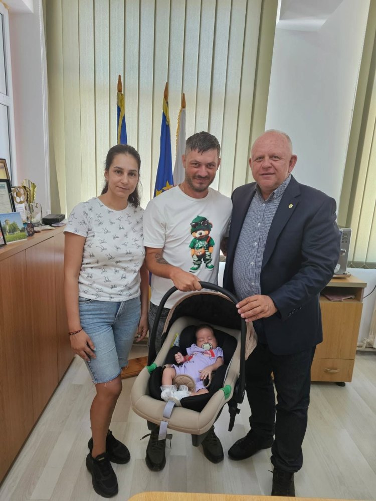 Primaria Agigea este alaturi de comunitate: premii pentru seniori si ajutor pentru familiile tinere Primaria Agigea este alaturi de comunitate: premii pentru seniori si ajutor pentru familiile tinere