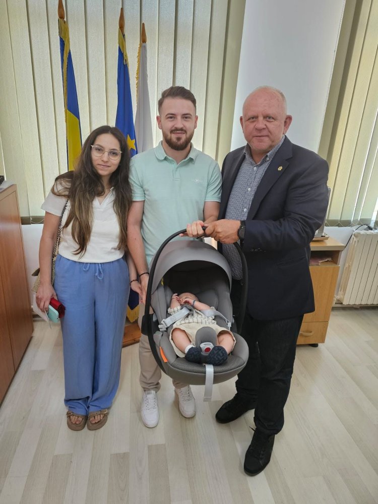 Primaria Agigea este alaturi de comunitate: premii pentru seniori si ajutor pentru familiile tinere Primaria Agigea este alaturi de comunitate: premii pentru seniori si ajutor pentru familiile tinere