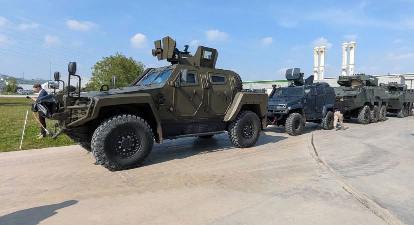 Primele vehicule blindate COBRA II fabricate in Romania au fost receptionate de MApN