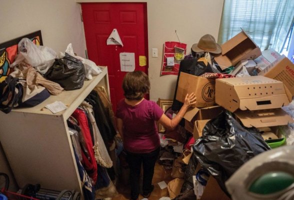 Ai casa plină de lucruri vechi sau inutile? Un psiholog explică ce problemă emoțională au oamenii care acumulează obiecte