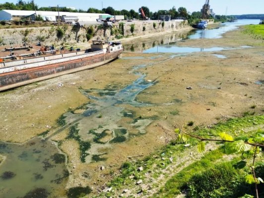 Nivelul Dunării a scăzut îngrijorător. Armata va detona o stâncă pentru a devia cursul apei spre Centrala de la Cernavodă 