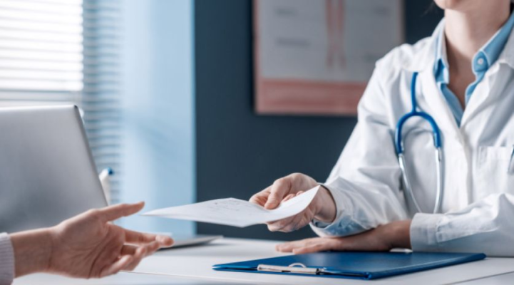 Ce analize și consultații sunt gratuite în 2026. Lista serviciilor medicale decontate inclusiv pentru persoanele neasigurate