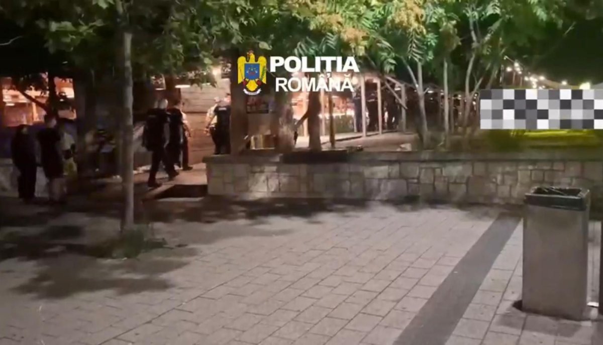 Politistii constanteni au luat cu asalt restaurantele din Mamaia pentru prevenirea consumului de droguri. Video