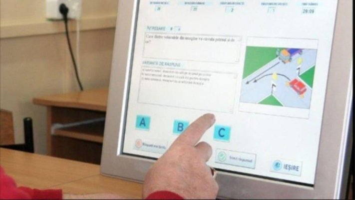 O rețea de fraudare a examenului auto a fost destructurată. Candidații primeau răspunsurile în cască