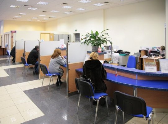 Banca îți verifică tranzacțiile. Ce documente poate cere și când îți poate bloca contul