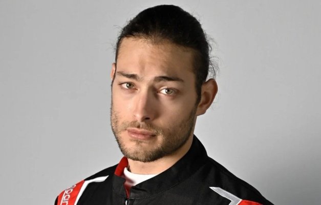 Toto Dumitrescu nu scapă de probleme. După ce a ajuns la Obregia, sportiva rănită în accident îl cheamă la tribunal