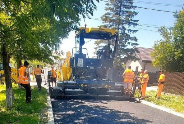 Primăria Tuzla a reluat lucrările de asfaltare în cadrul proiectului „Modernizare și reabilitare străzi locale”