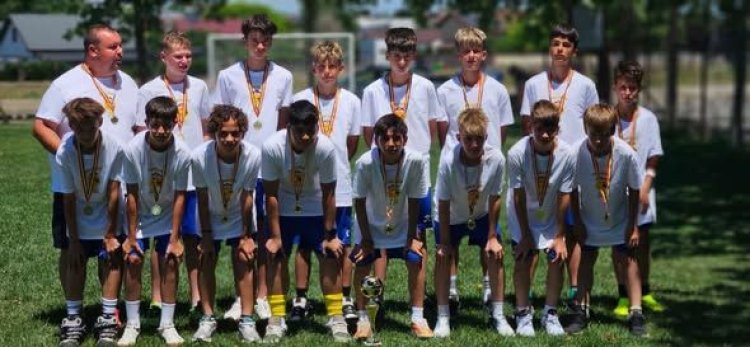 Primăria Valu lui Traian felicită grupa de fotbal 2013  a Clubului Sportiv  pentru obținerea locului II în Campionatul Județean de Fotbal!