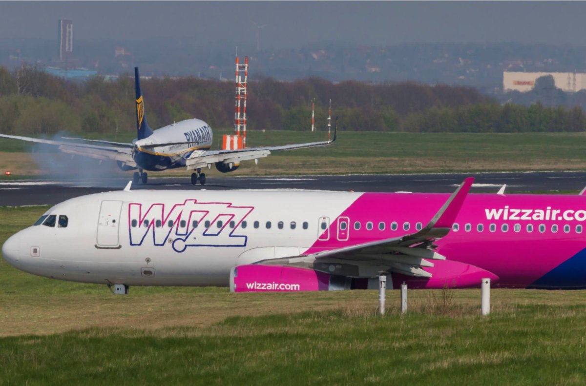 Aterizare de urgenta pe Aeroportul Otopeni! Un avion plin cu pasageri, intors din drum din motive de siguranta Aterizare de urgenta pe Aeroportul Otopeni! Un avion plin cu pasageri, intors din drum din motive de siguranta