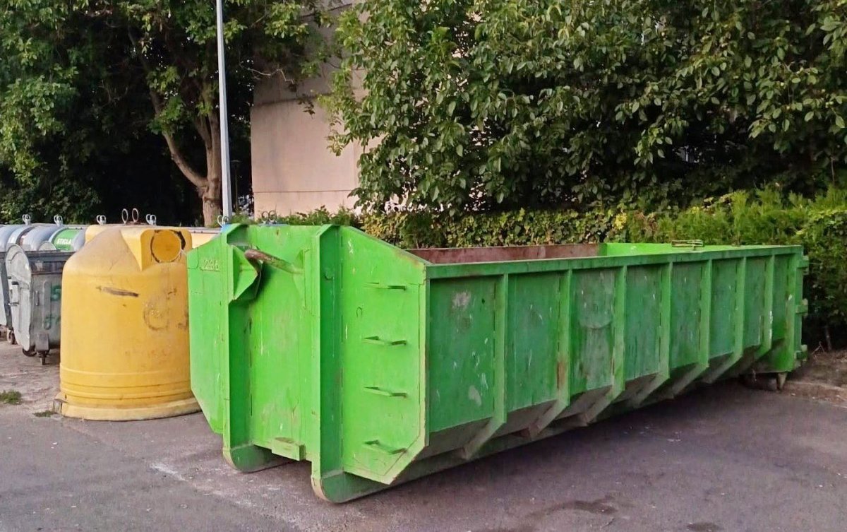 Containere speciale pentru deseuri voluminoase amplasate in cartierele Palas si Inel II