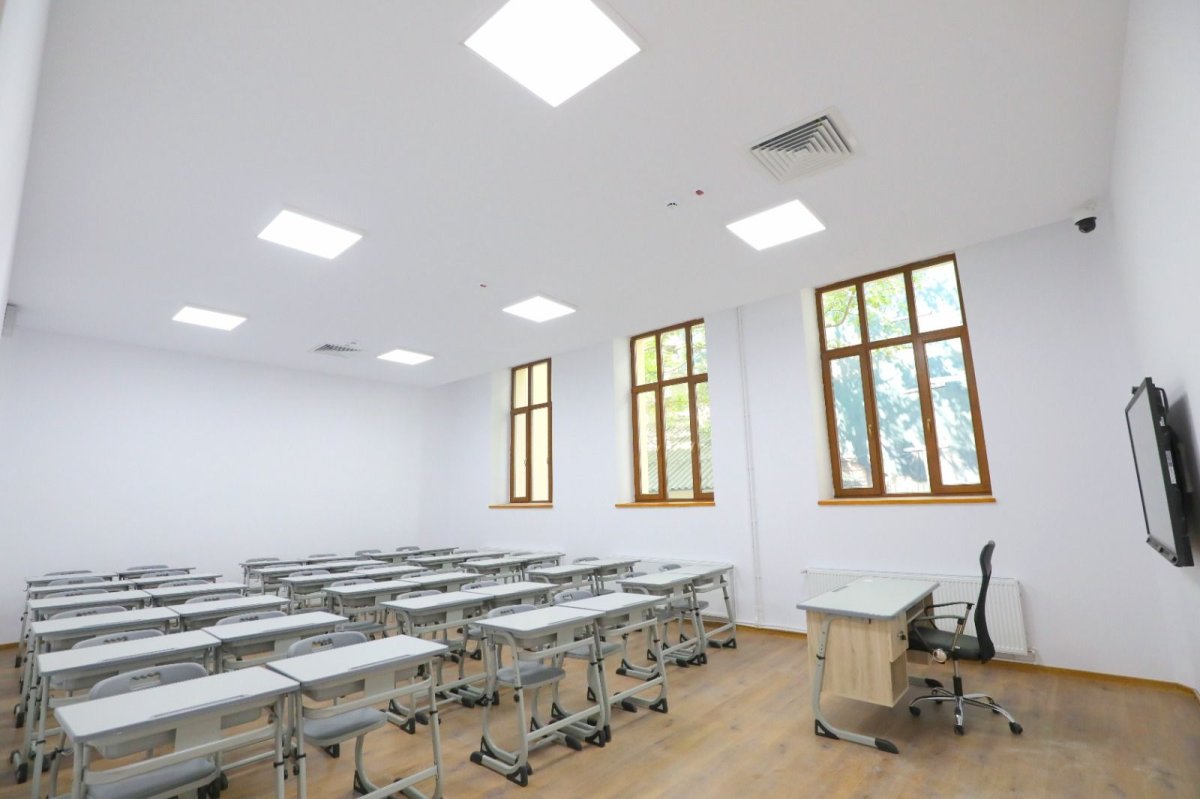 Colegiul National &bdquo;Mihai Eminescu&rdquo; din Constanta are o noua fatada: investitia, de peste 23.000.000 de lei