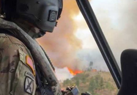 SUA: Zeci de mii de evacuări în curs în fața unui incendiu de vegetație în Nevada