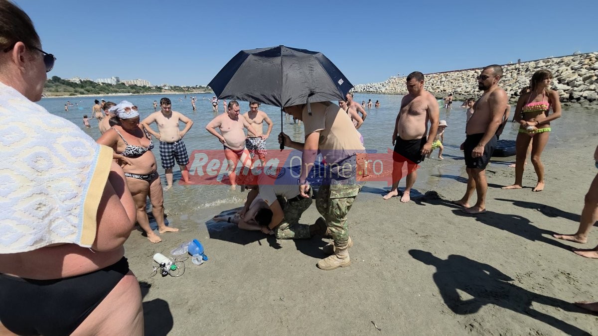 Un tanar a fost scos inconstient din mare, pe plaja Modern din Constanta! Video
