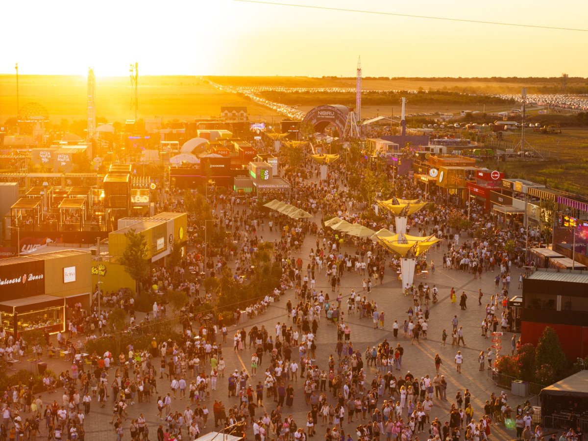 Festivalul STARDUST a adus hiturile anilor &rsquo;90 si 2000 la NIBIRU, intr-un weekend care a unit generatiile
