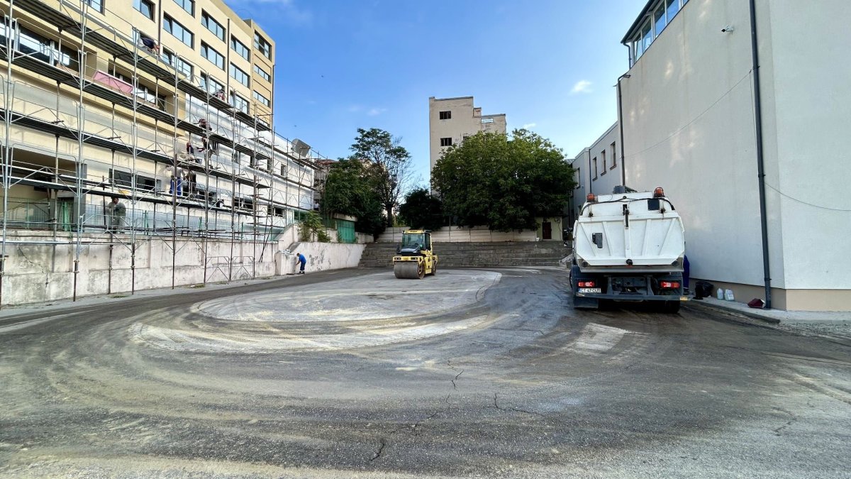 Se reabiliteaza spatiul exterior al Colegiului National &bdquo;Mihai Eminescu&rdquo;