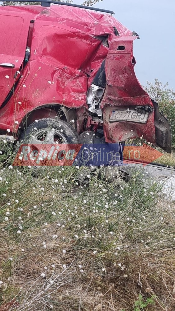 Un sofer a murit, dupa ce a fost prins intre un TIR si o autoutilitara, in apropiere de Ciocarlia de Sus Un sofer a murit, dupa ce a fost prins intre un TIR si o autoutilitara, in apropiere de Ciocarlia de Sus